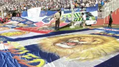 Kämpfe zwischen Fußballspielern und Fans verärgern chinesische Bürger "Trauma" Ball spielen