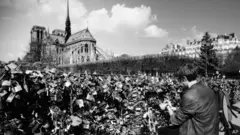 Candados frente a Notre Dame