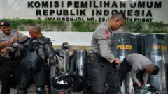 Den allmänna valkommissionen ansvarar för valprocessen fram till invigningsprocessen.