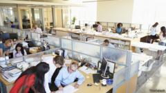 ويقول غرينستون ميللر من شركة "بيزينيس تالانت" إنه إذا اشتغل الناس أكثر من اللازم ينتهي بهم الأمر إلى عدم الرضا