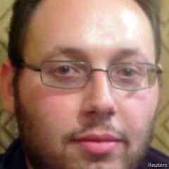 அமெரிக்க பத்திரிக்கையாளர் ஸ்டீவன் சட்பாப்