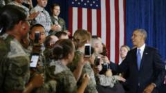 وجاءت تطمينات أوباما للقوات في قاعدة ماكديل للقوات الجوية في تامبا بولاية فلوريد