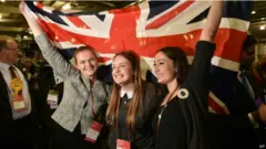 Ett antal invånare uttryckte sin glädje över omröstningsresultatet.