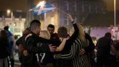 தோல்வியின் வலிக்கு தோழமையின் தோளில் ஆறுதல் தேடும் தோற்றவர் தரப்பு