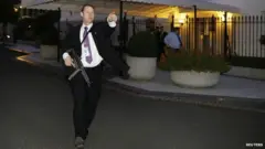 Presidentens vaktagenter evakuerar människor i Vita huset