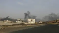 استمرت حركة نزوح سكان العاصمة صنعاء من مناطق المواجهات لليوم الثالث على التوالي