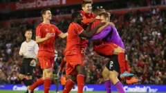 De två målvakterna fick delta som bödlar i straffläggningen.