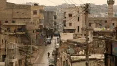 အစ်လစ်ဒ်မှာ တိုက်ပွဲတွေကြား လူ တသန်းလောက် ပိတ်မိနေကြ