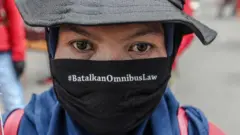 Aksi protes penolakan Omnibus Law UU Cipta Kerja