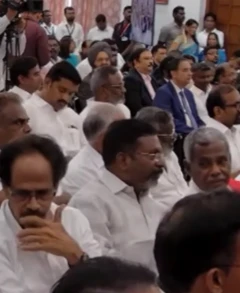 அமைச்சர்கள் பதவியேற்பு விழா - ஆதரவு கட்சி தலைவர்கள் பங்கேற்பு