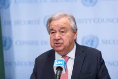 د ملګرو ملتونو سرمنشي د خبرو پر مهال