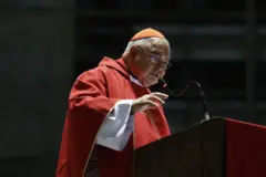 O Arcebispo Metropolitano do Rio, Cardeal Dom Orani João Tempesta, celebra a liturgia da Paixão de Cristo, na Catedral Metropolitana