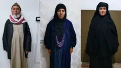 Ebu Bekir el Bağdadi'nin ablası Rasmiya Awad'ın eşi (solda), Rasmiya Awad (ortada), Awad'ın gelini (sağda)