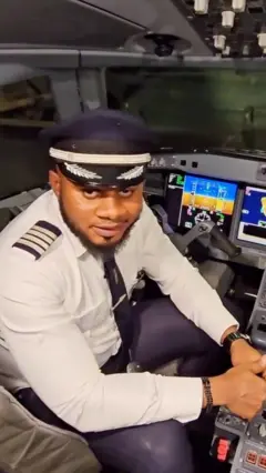 Mkpa ọ dị ịgbanyụ ekwentị oge ụgbọelu na-efepụ maọbụ na-efedata - Captain Callistus