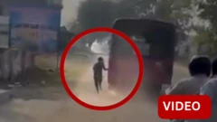 அரசுப் பேருந்தைப் பிடிக்க ஓடிய 12ஆம் வகுப்பு மாணவிக்காக நிறுத்தாத ஓட்டுநர் சஸ்பெண்ட்