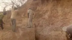 Place wey pipo dey pack Sand for Sanbauna village.