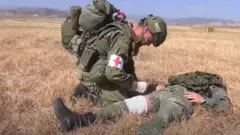 Əsgər tibbi yardım təlimində