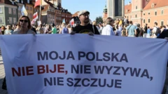 "Моя Польща не б'є, не ображає і не розпалює ворожнечу" - таким було гасло акції, що пройшла у Варшаві 7 серпня