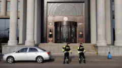 周五上午，斯帕弗案在丹東市中級人民法院開庭審理。