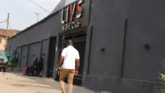 Di nightclub where di fire hapun