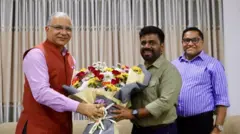 ශ්‍රී ලංකාවේ ඉන්දීය මහ කොමසාරිස් සන්තෝෂ් ජා, ශ්‍රී ලංකාවේ නව ජනාධිපතිවරයා ලෙස තේරී පත්වූ අනුර කුමාර දිසානායක හමුවී සුභාශිංසන එක් කරන ලදී.
