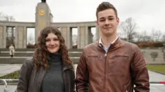 Charlotte e Ludwig, dois jovens