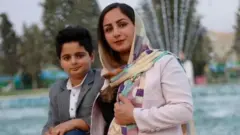 کیان پیرفلک و مادرش