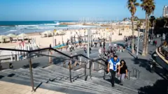 Praia de Tel Aviv.