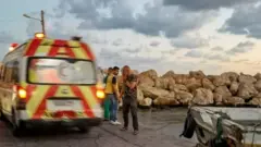 إسعاف على شاطئ