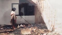 Jasmine Wibisono, putri ekonom Christianto Wibisino, mengirim foto rumahnya di Pantai Indah Kapuk pasca kerusuhan Mei 1998.