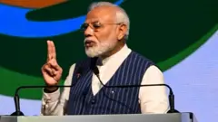 नरेंद्र मोदी