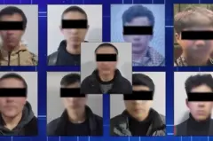 Rasmda qo‘lga olinganlarning ko‘zlari yashirilgan holda ko‘rsatilgan. Yuzlari ham xiralashtirilgan