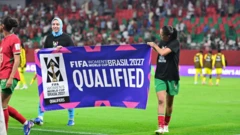 لاعبات المنتخب المغربي يحتفلن بعد فوزهن على جنوب أفريقيا في مباراة ربع نهائي كأس الأمم الأفريقية للسيدات 2026 وتأهلهن لكأس العالم للسيدات 2027، في الرباط، المغرب، 8 أغسطس 2026.