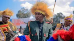 ውሩይ ኢትዮጵያዊ ድምጻዊ ሁጫሉ ሁንዴሳ