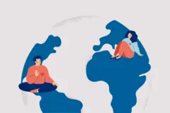 ilustração de mapa mundi com um homem sentado sobre a América e uma mulher em pé sobre a Europa