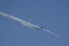 စစ်တပ်ရဲ့ လေကြောင်းသရုပ်ပြ (ပုံဟောင်း)