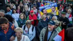 Митинг в поддержку венгерского правительства и против президента Украины Зеленского перед посольством Украины в Будапеште, 6 марта 2026 года