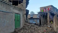 ভূমিকম্পে অনেক ঘরবাড়ির ব্যাপক ক্ষতি হয়েছে