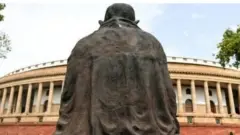 मागासवर्गीय, केंद्र सरकार, लोकसभा
