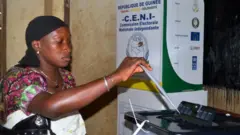 Le chef de la Commission électorale propose le 28 décembre pour les législatives en Guinée