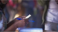 የኢትዮጵያ ብሔራዊ ምርጫ ቦርድ መራጮች እንዲመዘገቡ የተለያዩ ጫናዎች እየተደረጉ መሆናቸውን ገለጸ