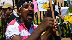 இலங்கை போராட்டம்