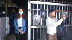 ရခိုင်အခြေစိုက် DMG သတင်းဌာနက သတင်းသမားနှစ်ဦးကို အမှုထပ်တိုးဖို့ပြင်