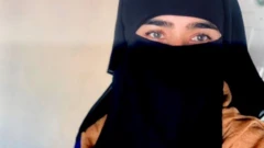 Une travailleuse humanitaire en hijab
