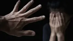 பாலியல் வன்கொடுமை கோப்புப் படம்