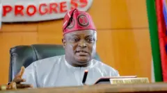 Cheta na ụlọomeiwu ahụ wepụrụ Mudashiru Obasa dịka onyeisi ha maka ebubo nrụrụaka na mpụ dị iche iche ndị ọzọ ụbọchị Mọnde 13 Jenụwarị, 2025.