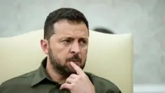 Perezida wa Ukraine Volodymyr Zelensky