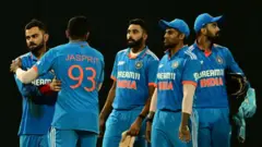 ভারতীয় ক্রিকেট দলে স্পন্সর করতে মুখিয়ে থাকে কোম্পানিগুলো