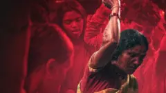 નૅટફ્લિક્સની 'ઇન્ડિયન પ્રિડેટર' શ્રેણી હેઠળની ડૉક્યુસિરીઝ 'મર્ડર ઇન અ કોર્ટરૂમ'નું પોસ્ટર