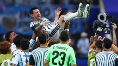 Messi en el aire